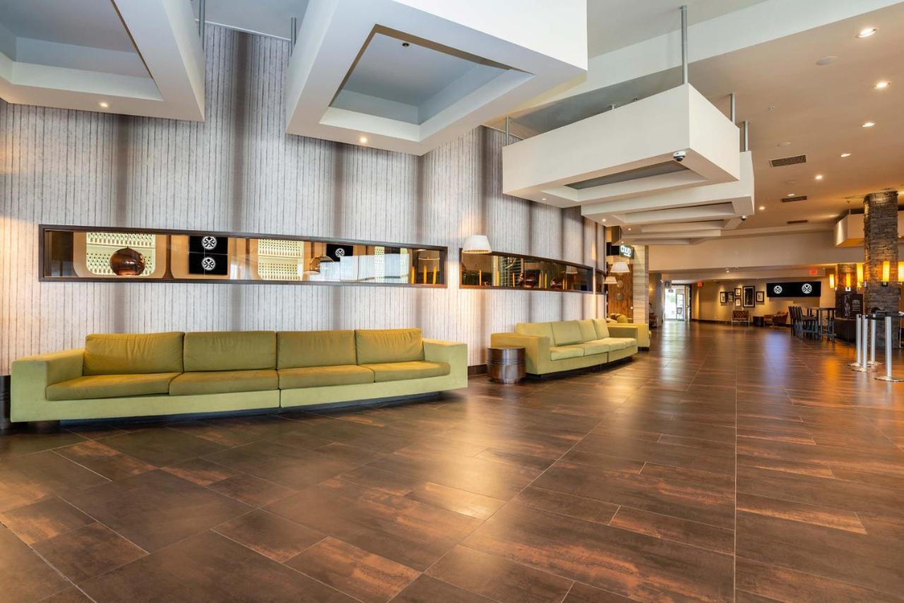 Sandman Signature Vancouver Airport Hotel&resort 4*
