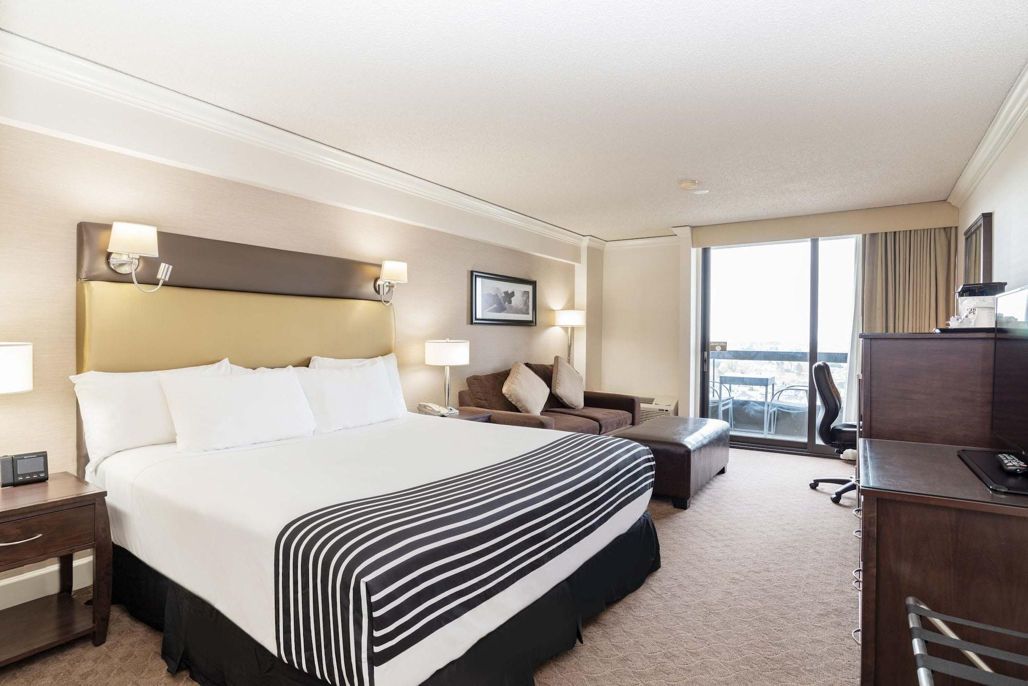 Sandman Signature Vancouver Airport Hotel&resort 4*