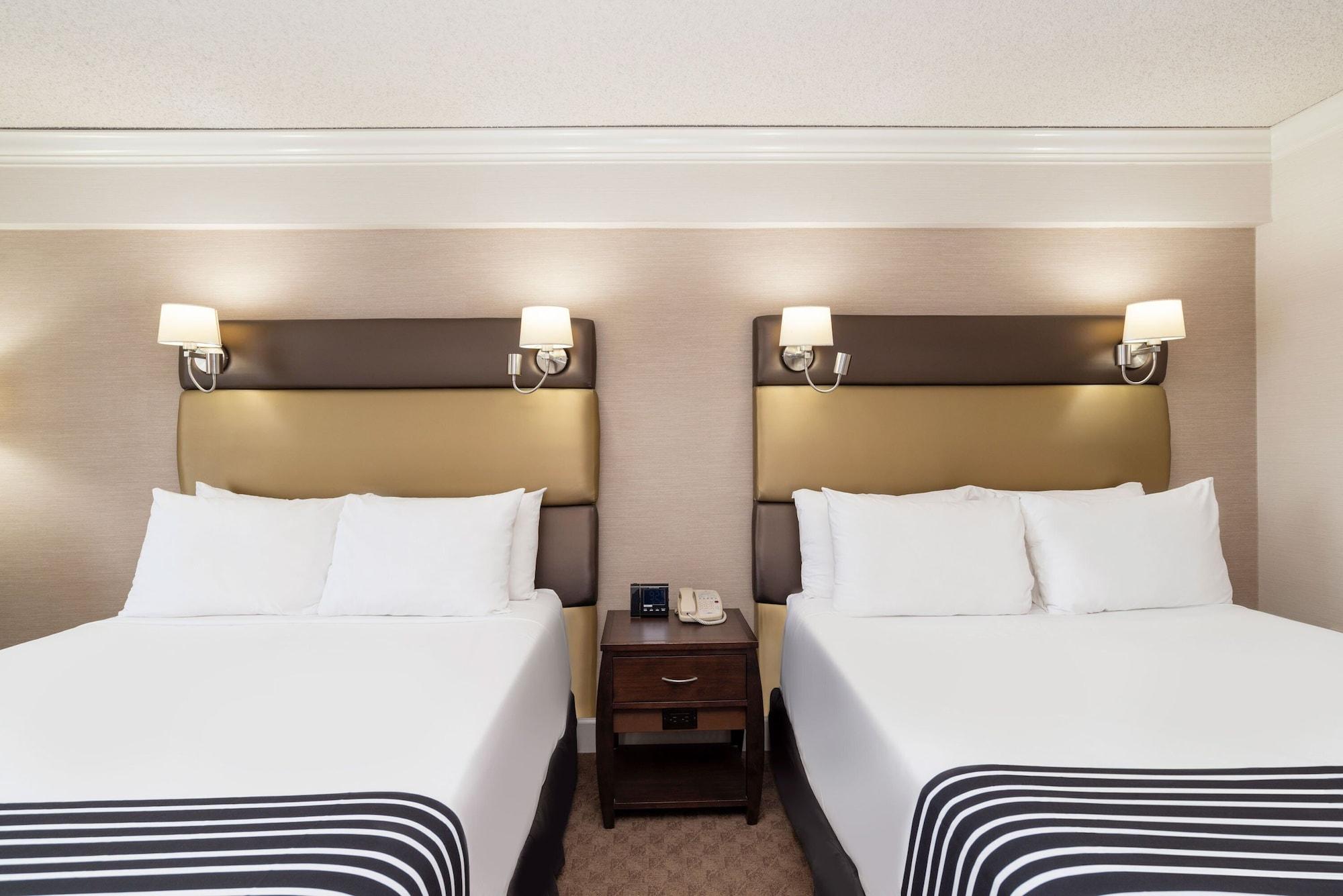 Hotel Sandman Signature Vancouver Airport Hotel&resort 4*