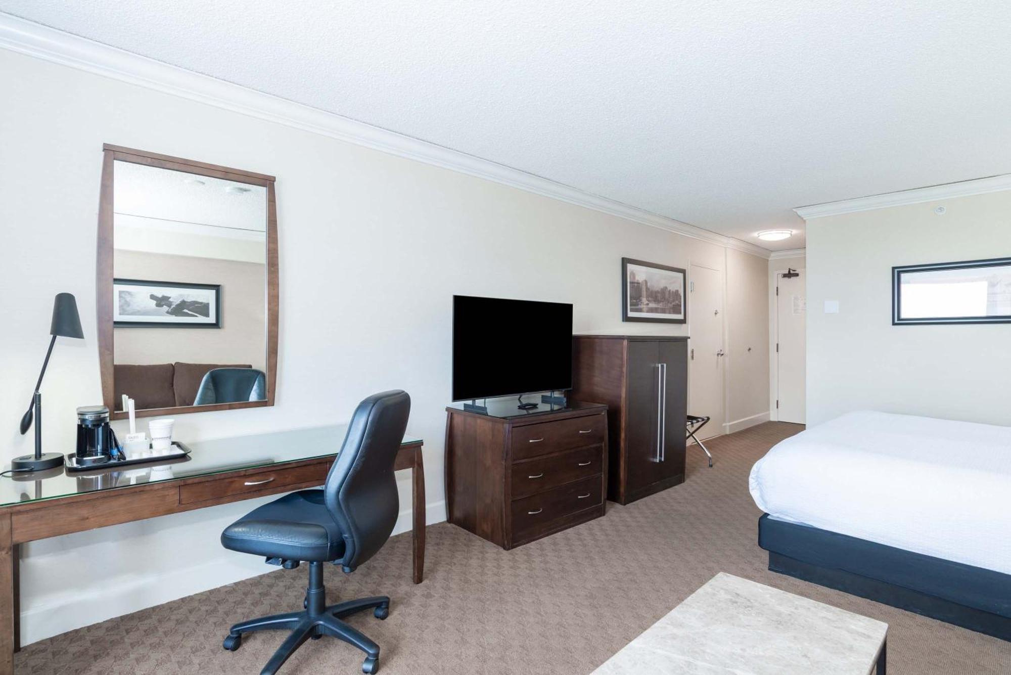 Sandman Signature Vancouver Airport Hotel&resort 4*