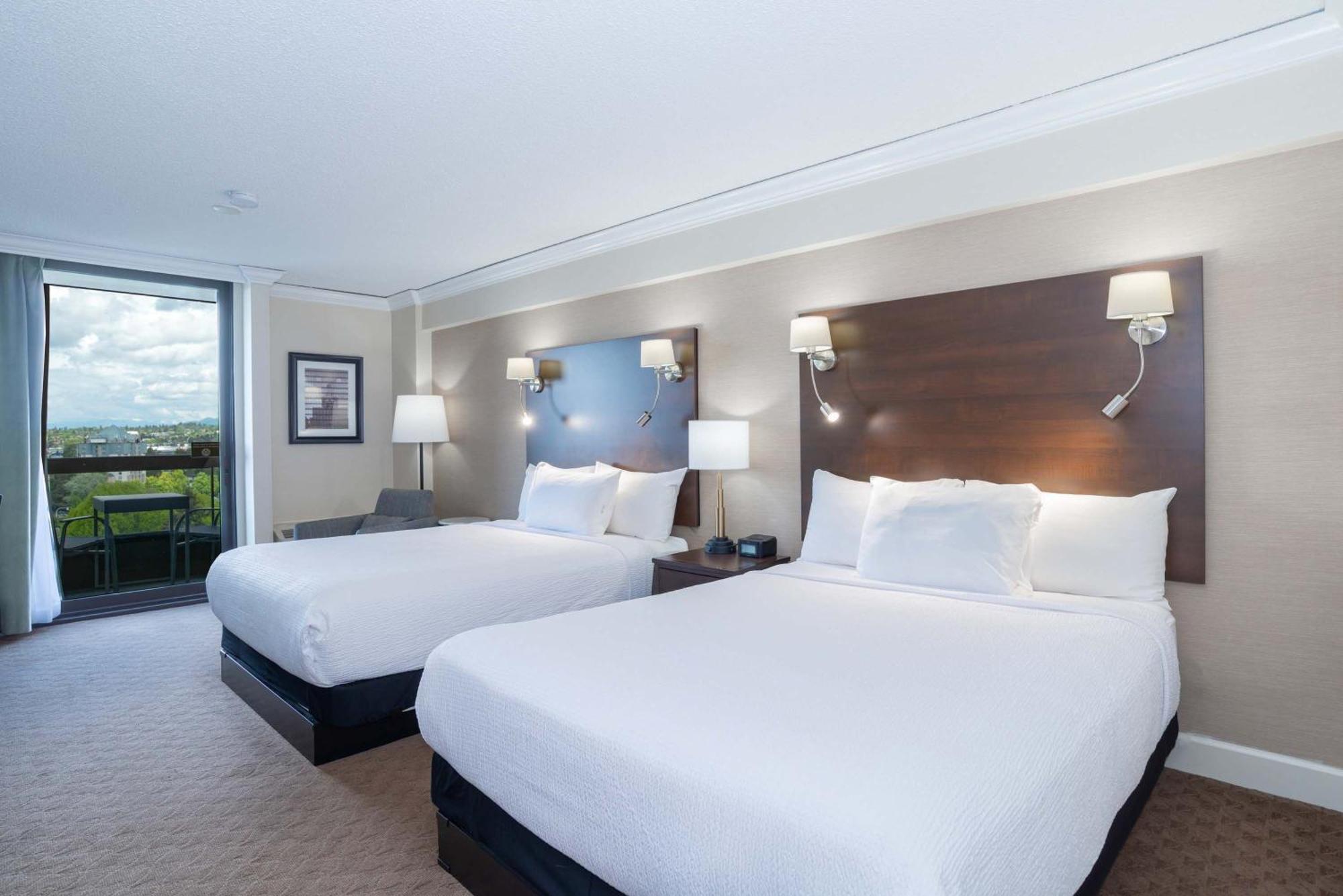 Sandman Signature Vancouver Airport Hotel&resort Hotel