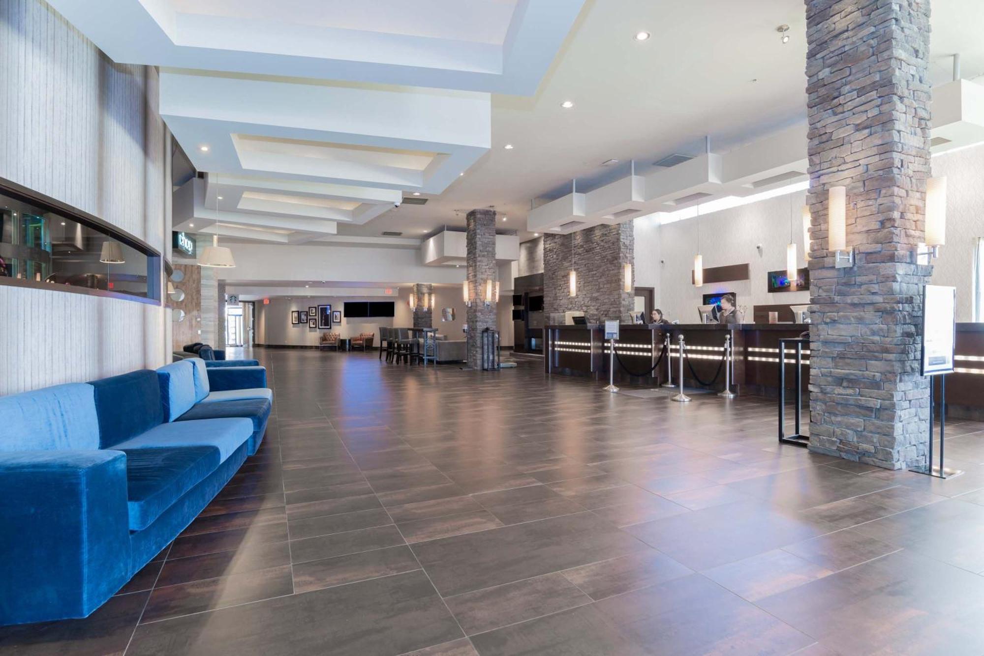 Sandman Signature Vancouver Airport Hotel&resort 4*