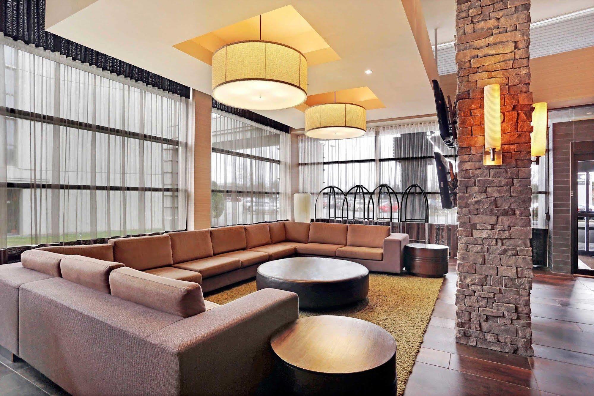 Sandman Signature Vancouver Airport Hotel&resort