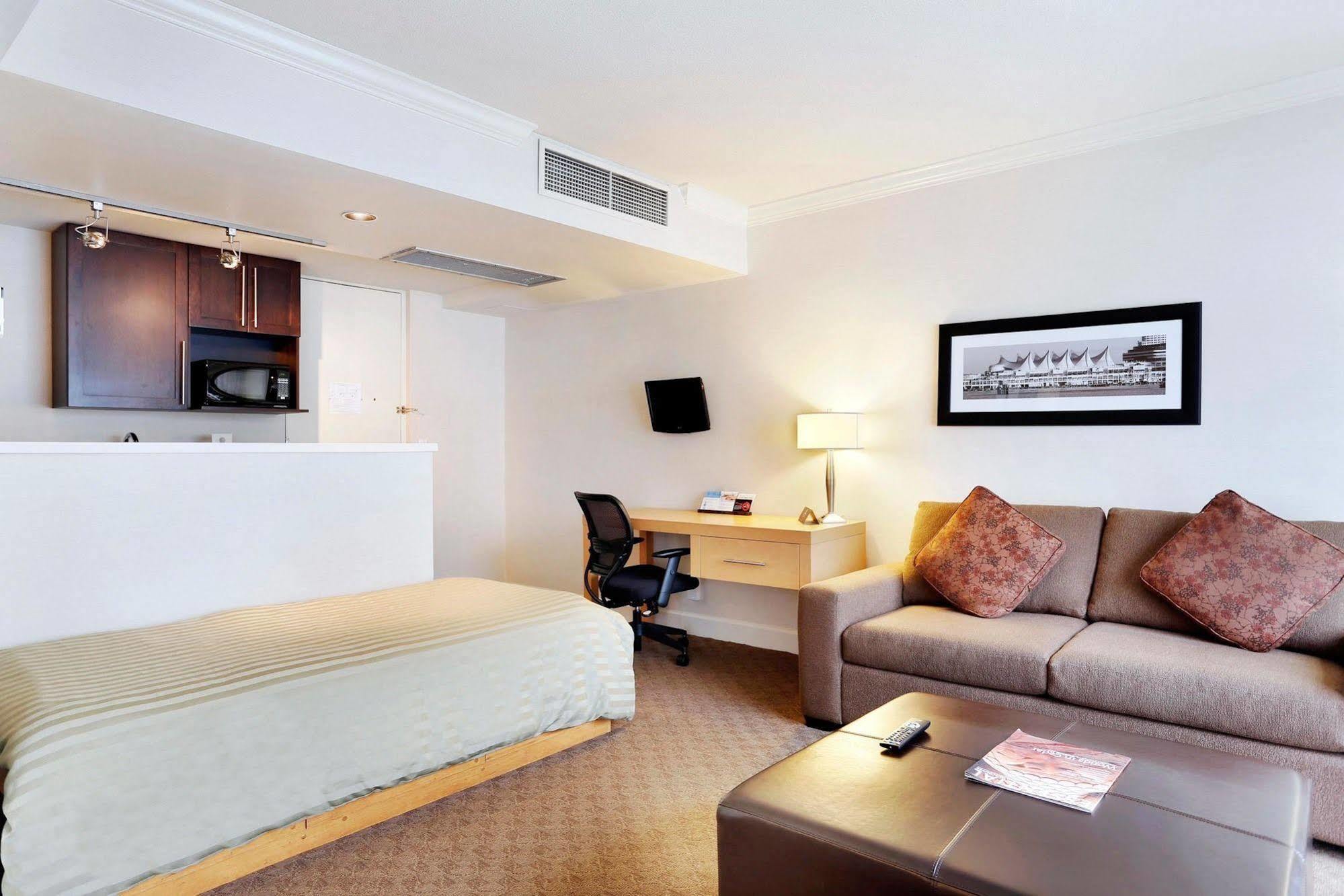 Sandman Signature Vancouver Airport Hotel&resort Hotel